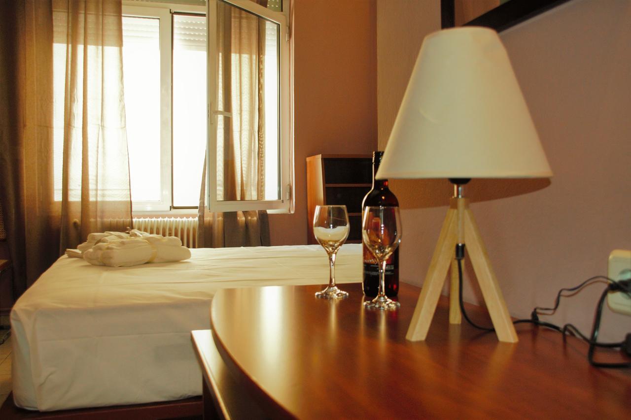 Alexander Rooms&Apartments Igoumenitsa Exteriör bild